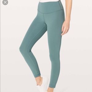 Excellent Condition Lululemon Wunder Under 7/8 - Mystic Green